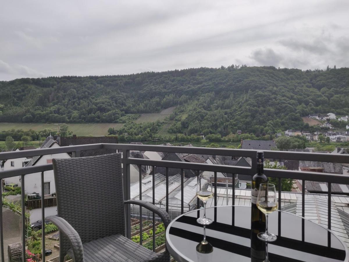 Weingut Stiftshof Hotel Enkirch Exterior photo