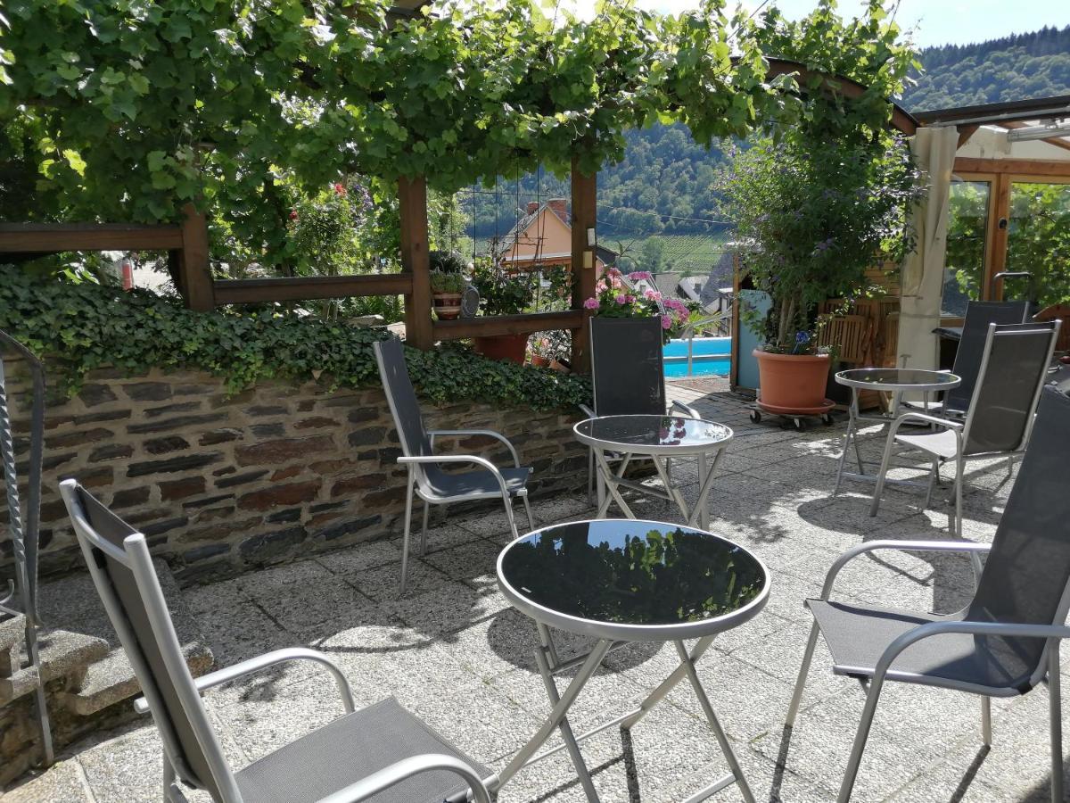 Weingut Stiftshof Hotel Enkirch Exterior photo