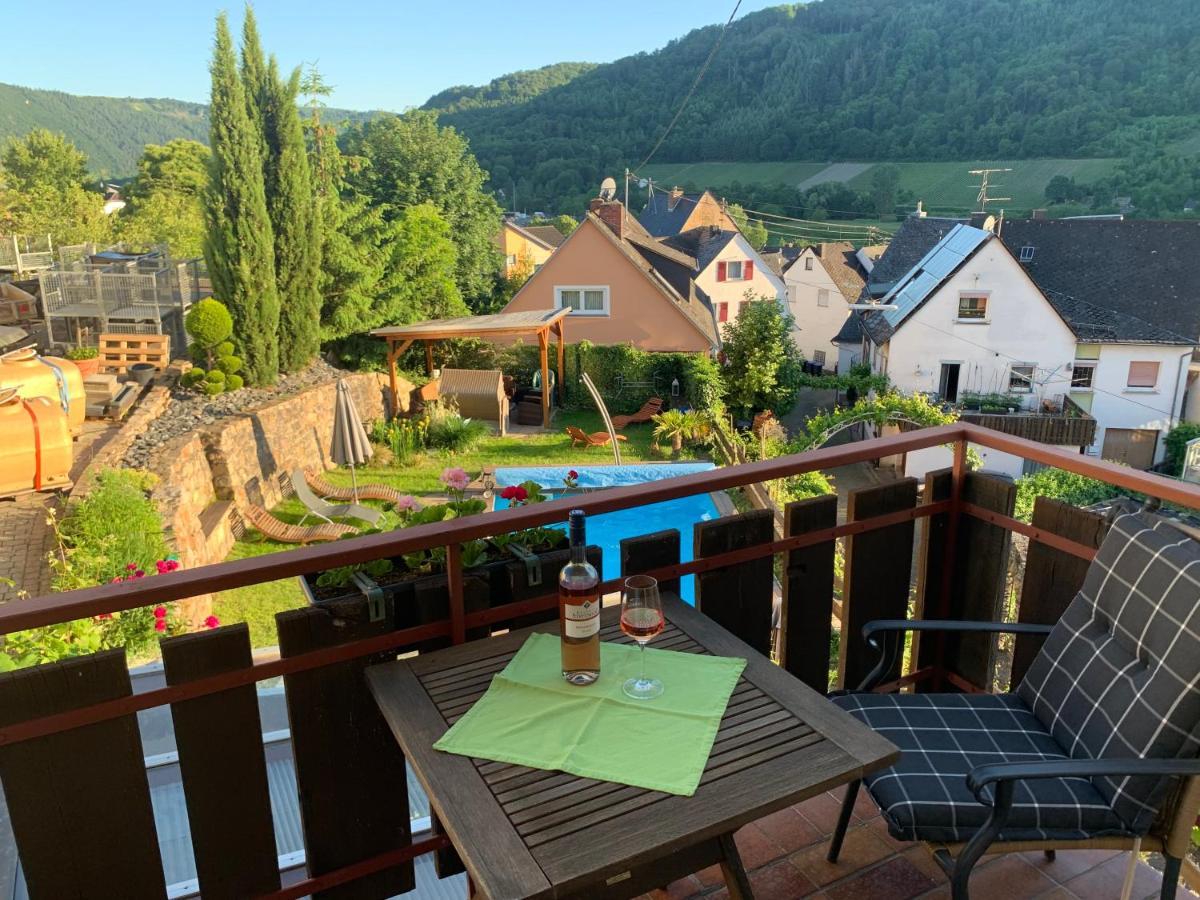 Weingut Stiftshof Hotel Enkirch Exterior photo